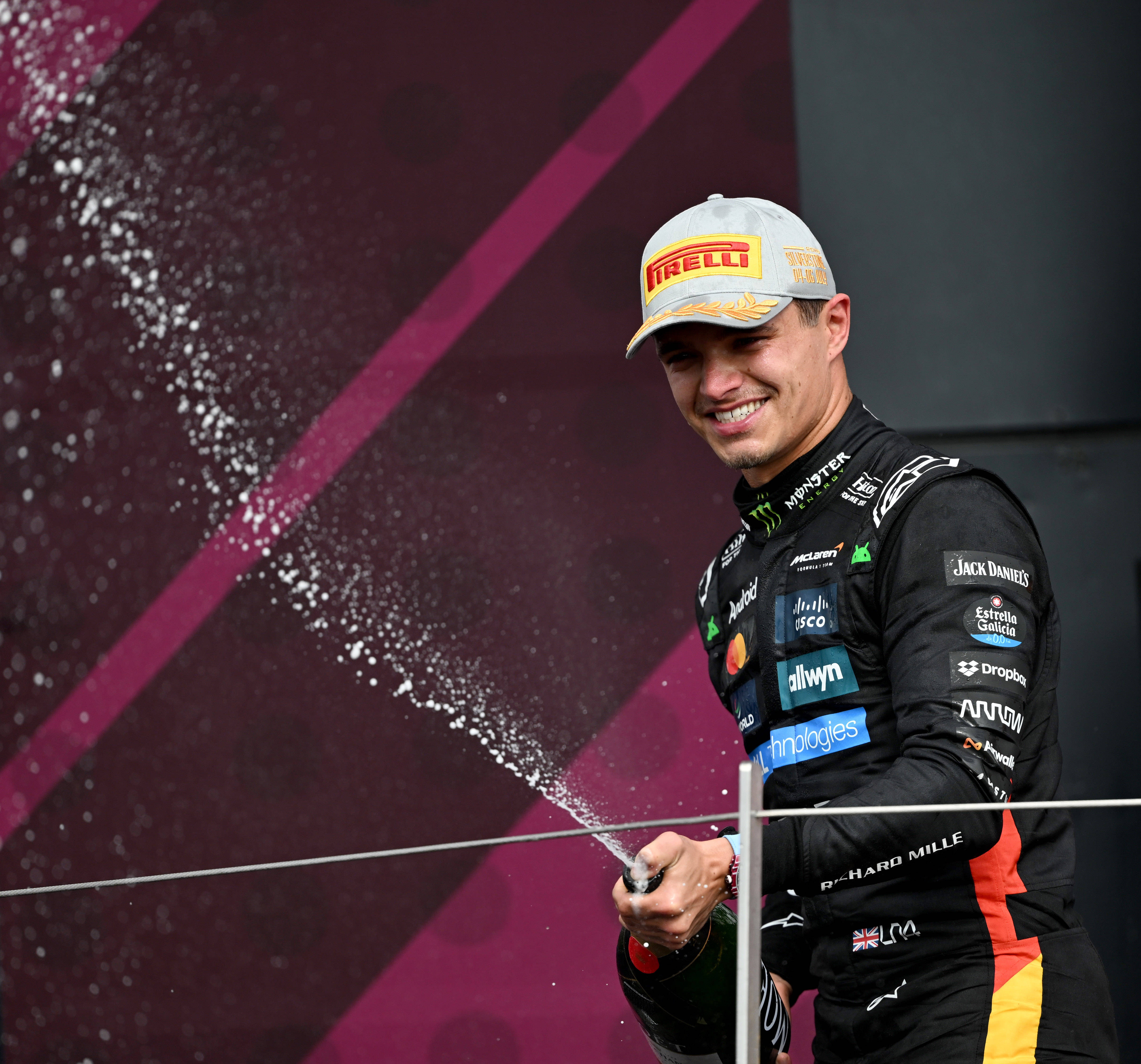 索伯车队轻取迈凯伦，诺里斯统治全场