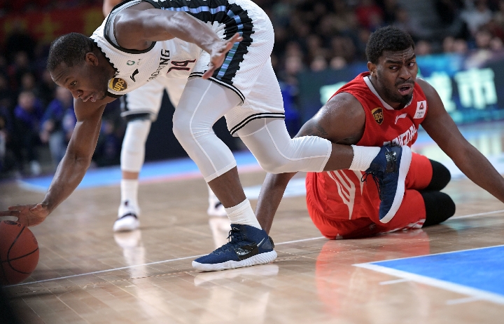 开云sport-青岛队逆转辽宁队，武切维奇刷新纪录