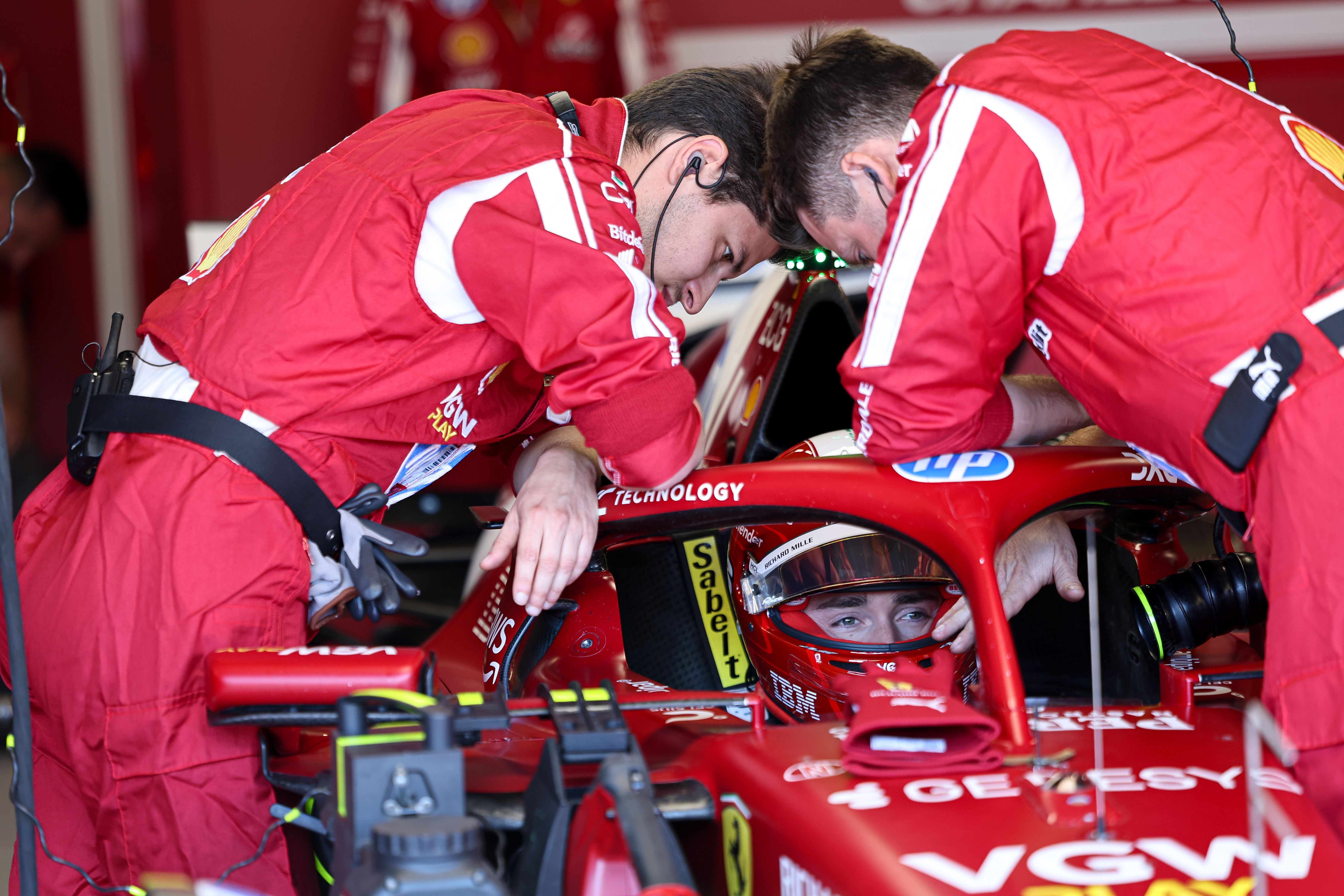 法拉利完胜梅赛德斯，维斯塔潘带队取胜