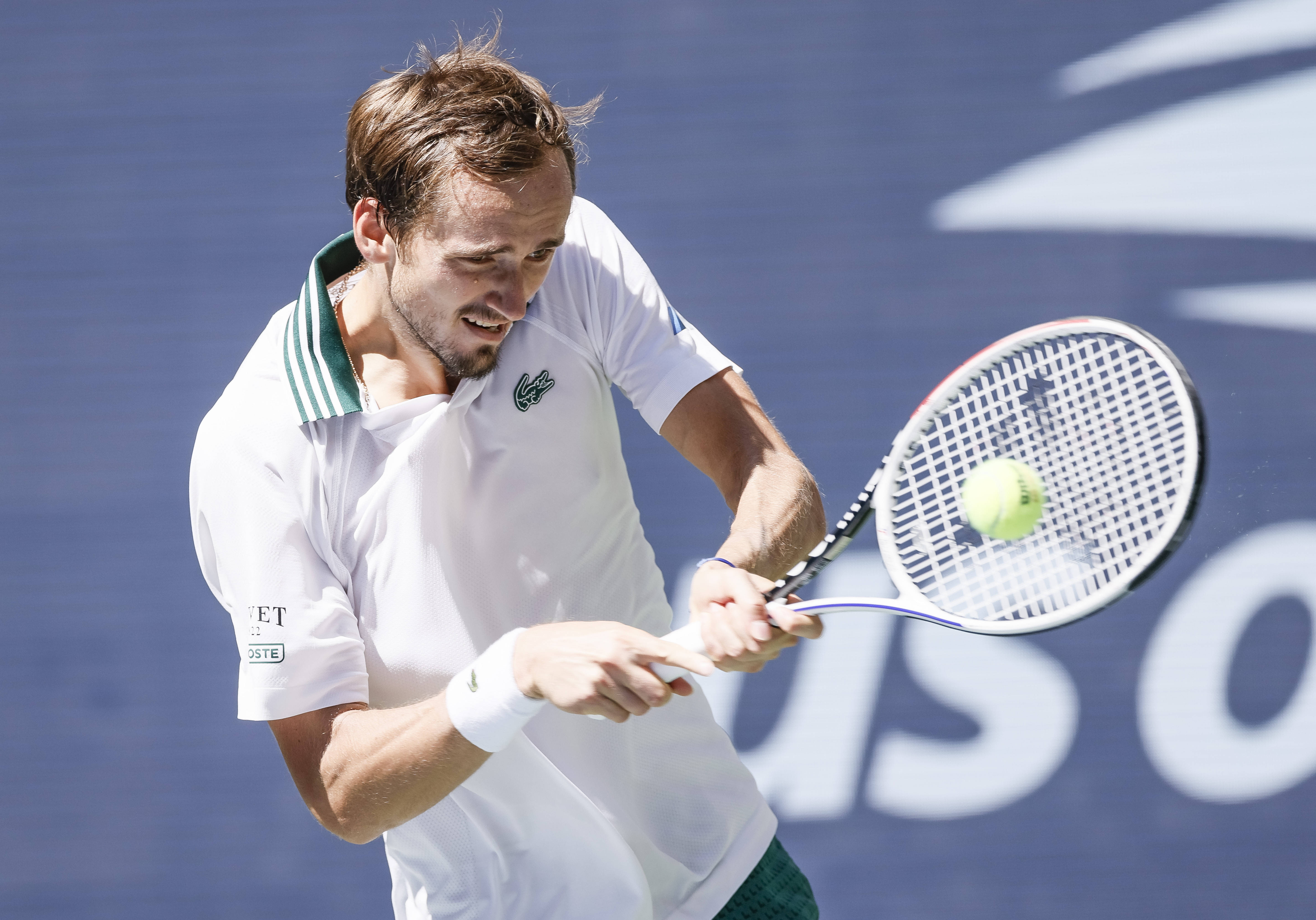 ATP总决赛轻取年终总决赛，梅德韦杰夫高光表现