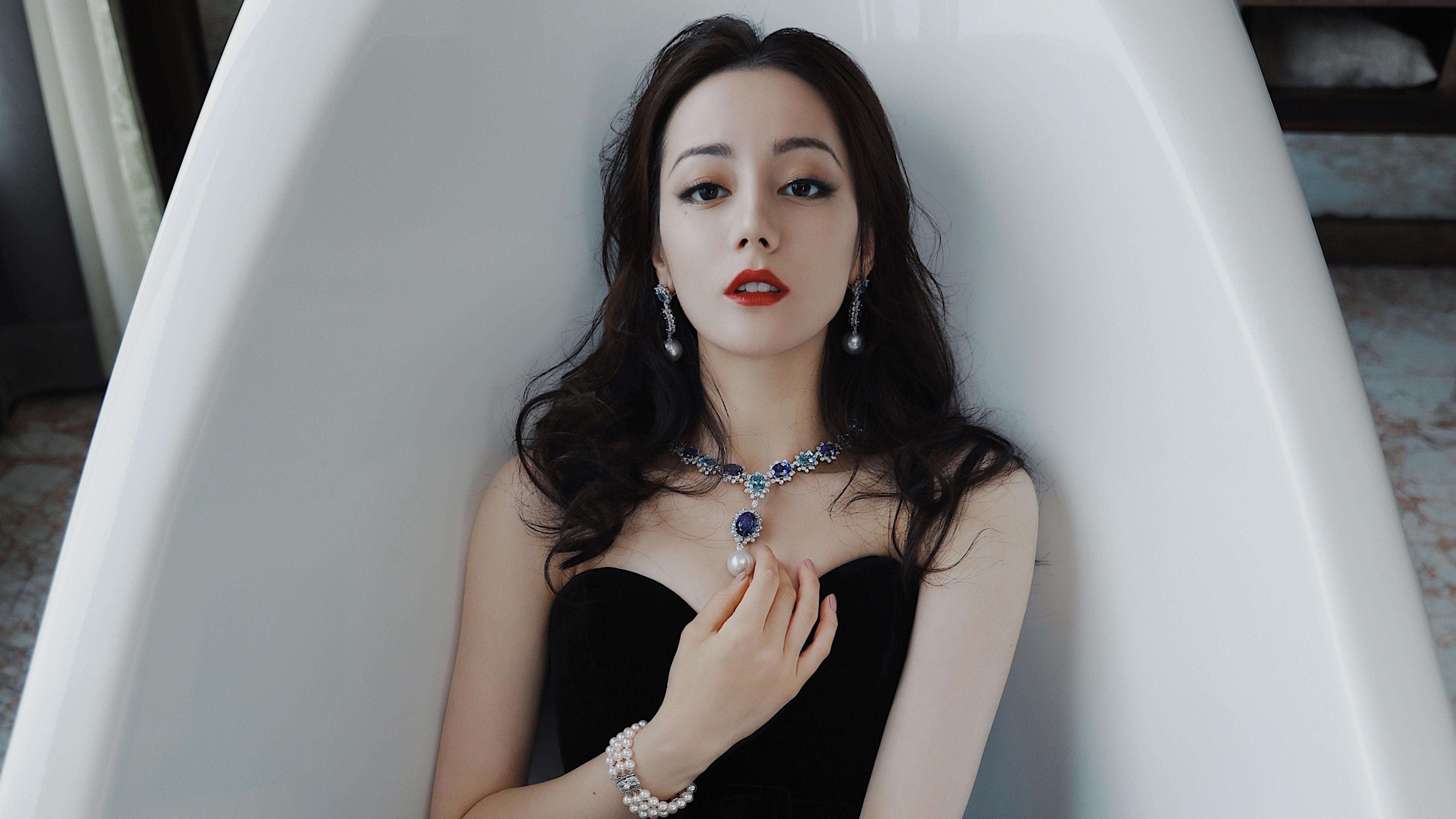 摩纳哥1.57亿身价碾压美国12.1亿，伊萨克化身关键先生改写剧本