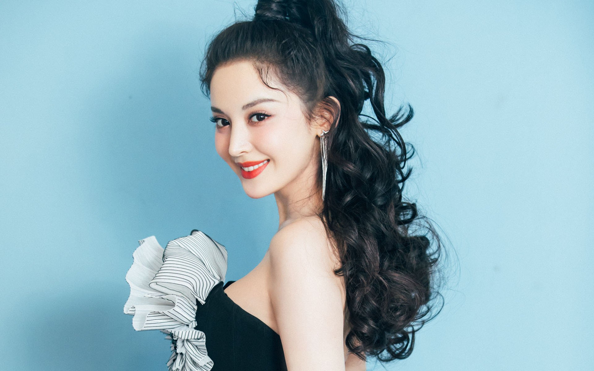 暴风之子撕裂豪门黄昏,孔德单骑扛起爱尔兰,终结乌拉圭黄金时代